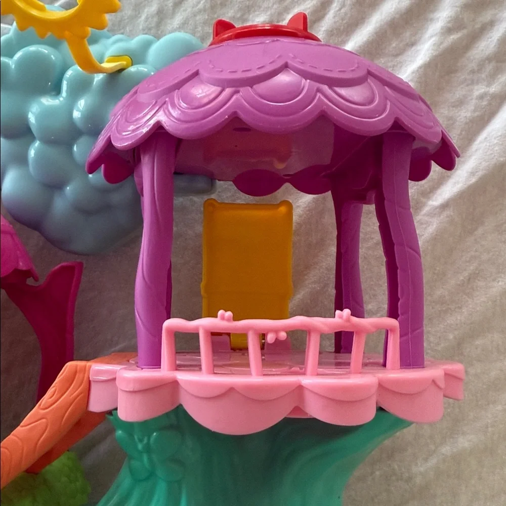 Imaginext Dreamworks Trolls Lights & Sounds Rainbow Treehouse by Fisher Price